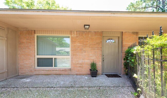 Building Photo - 1529 Wirt Rd