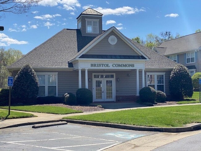 Photo - Available NOW! 2 bedroom condo in Bristol ...