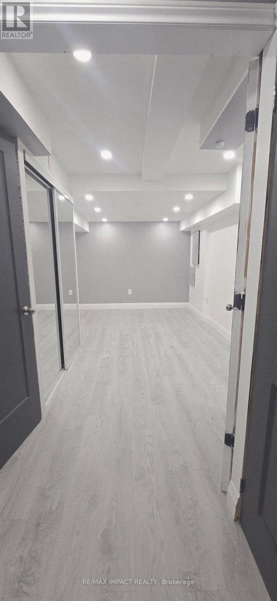 Building Photo - 147 Yacht Dr