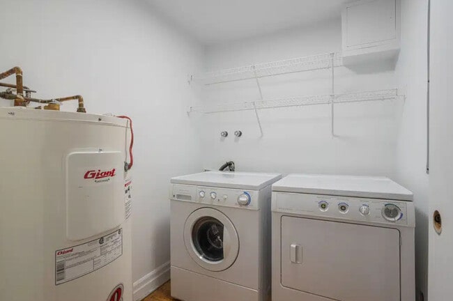 Building Photo - 3791 Rue Notre-Dame O