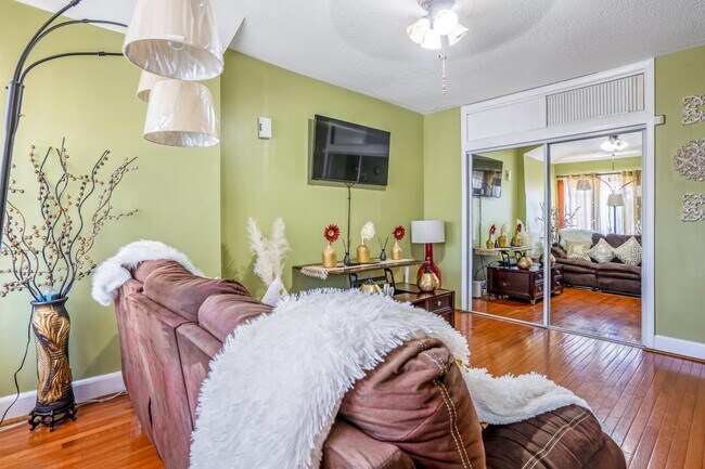 Foto del edificio - 12802 140th St