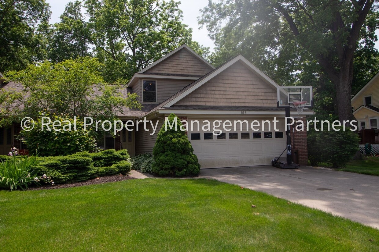 Primary Photo - Fully Furnished 3BR/2BA Condo – Near River...