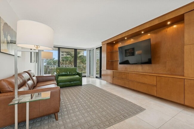 Foto del edificio - 3000 N Ocean Dr