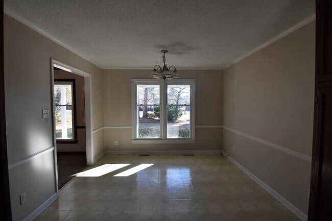 Foto del edificio - 3 bedroom in Kinston NC 28504