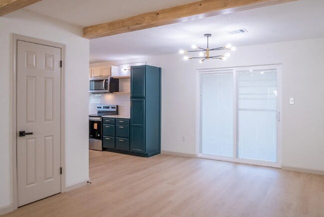 Foto del edificio - 7317 NW Compass Dr