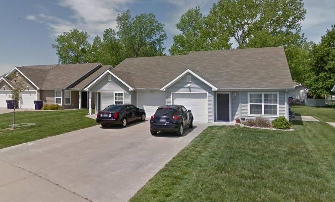 Primary Photo - 2413 Walden Ln