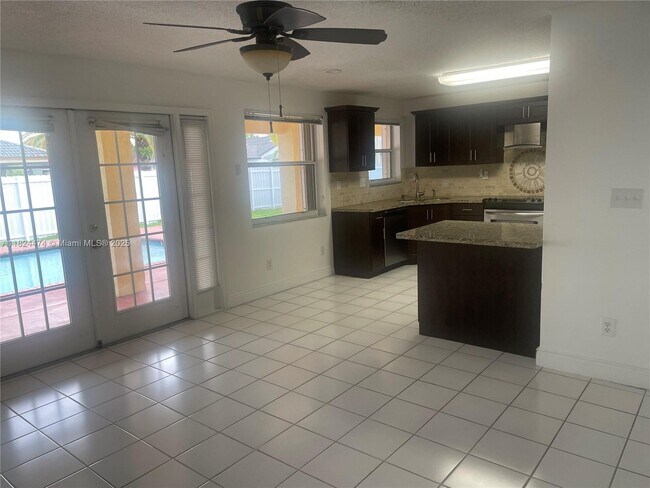 Building Photo - 16852 SW 148th Ave