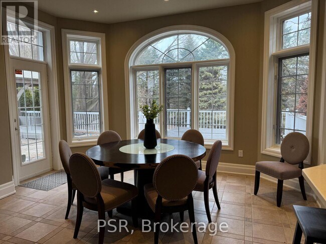 Photo du bâtiment - 153 Grand Cypress Ln