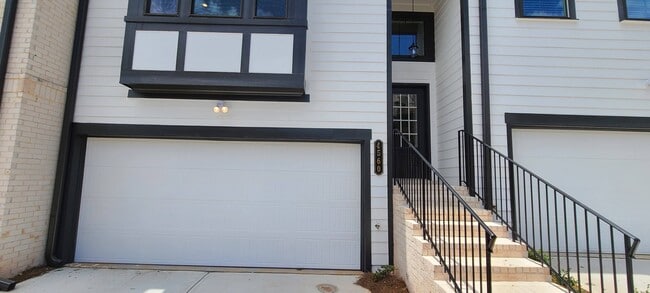 Building Photo - 4560 Mikajack Dr SE