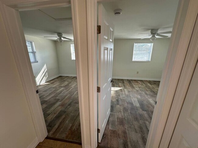 Foto del edificio - 443 90th Ave N