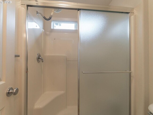 Building Photo - Beautiful 3BR/2.5BA Townhouse in Beaverton