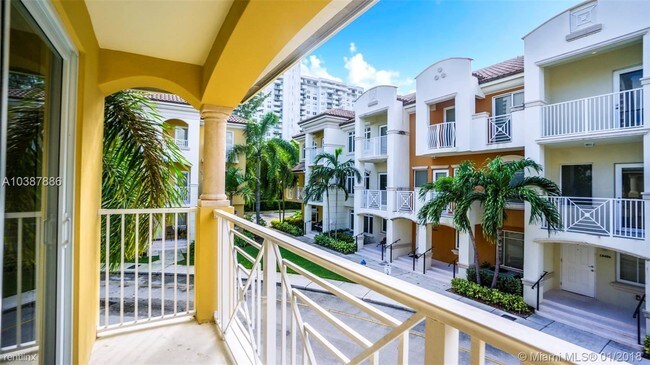 Foto del edificio - 18407 NE 27th Ct