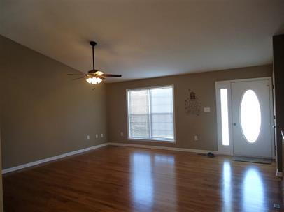 Foto del edificio - COMING SOON "Charming 3-Bedroom Retreat with Spacious Living & Gleaming Hardwood Floors in Strasb...