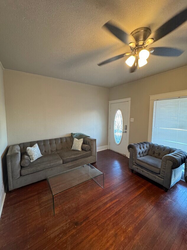 Foto principal - 849 Grape St