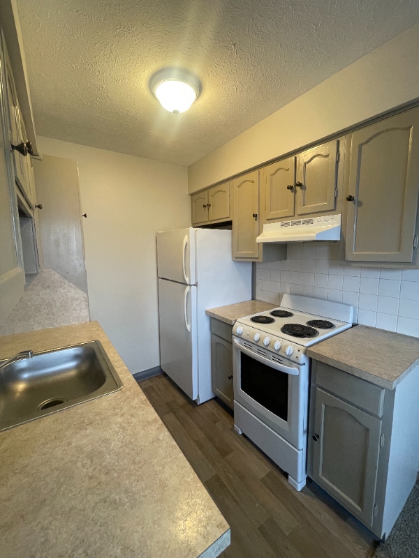 Primary Photo - 373 Pershing Ave NE