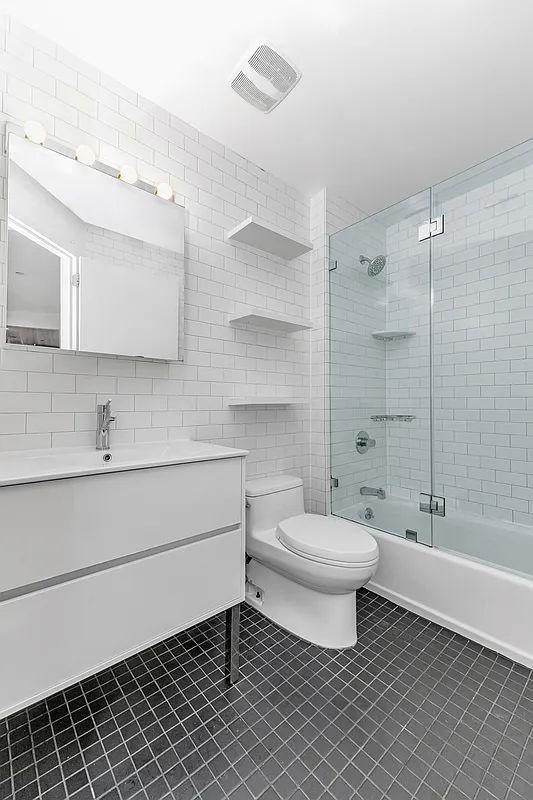 Foto del edificio - 3 bedroom in RIDGEWOOD NY 11385