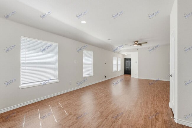Building Photo - 3408 Robin Rd