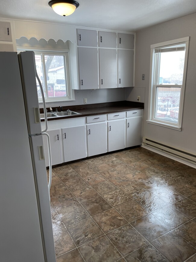 Kitchen - 814 Alder St