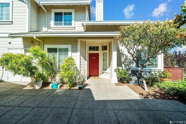 Building Photo - 211 Skyline Dr