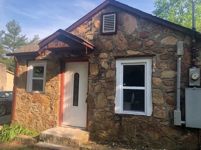 Building Photo - 213 S Old Sevierville Pike