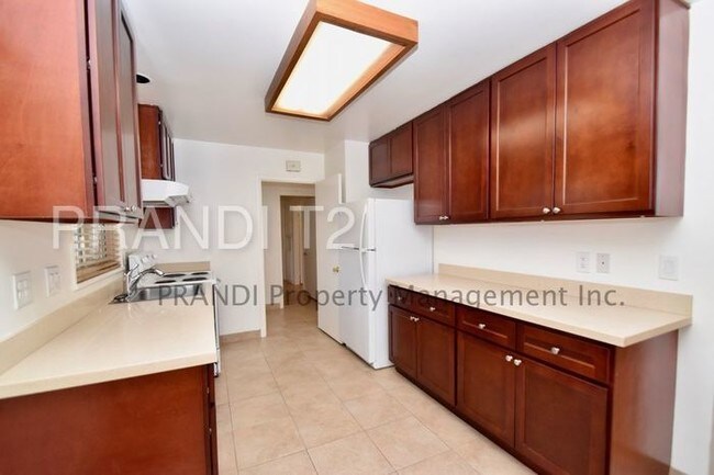 Building Photo - 389 Alameda del Prado
