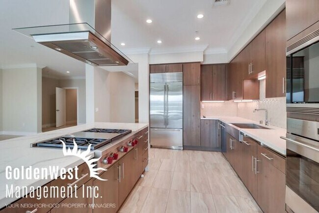 Foto del edificio - Luxury 2Bdm 2.5Ba Condo in the Heart of Po...