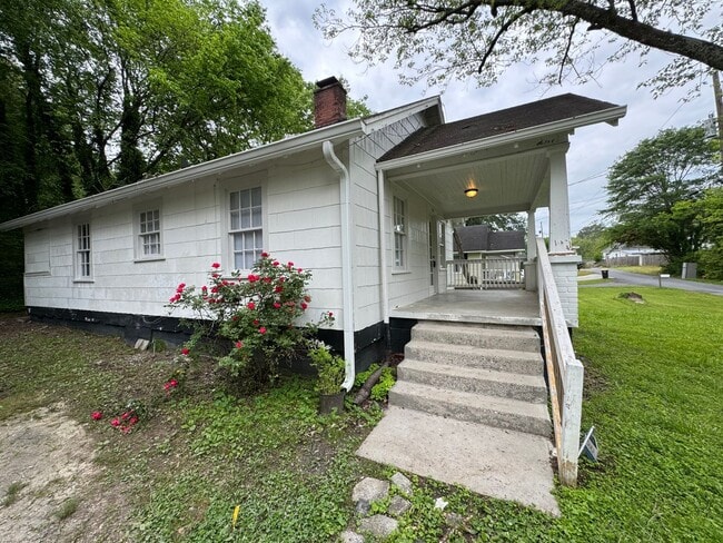 Building Photo - 2/1 House in North Rome- $795