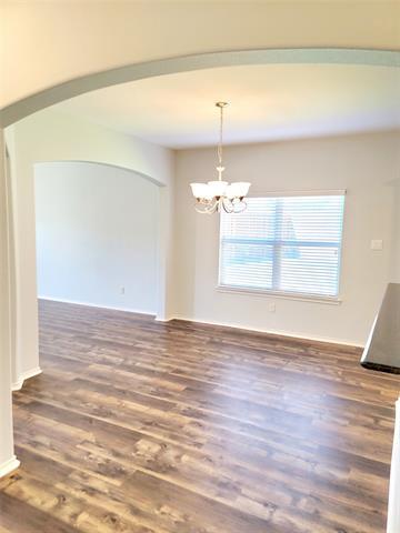 Foto del edificio - 633 Cherry Spring Dr