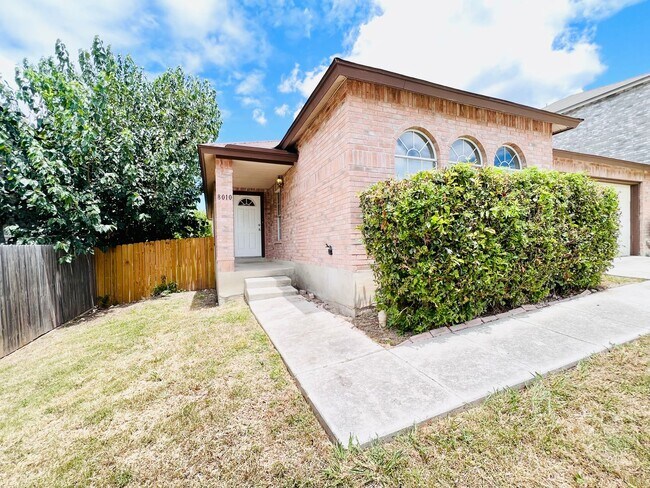 Building Photo - 4BD Home