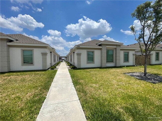 Building Photo - 5701 Sandpiper Ave