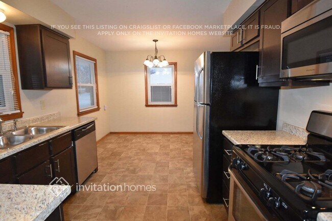 Foto del edificio - 3415 Major Ave N