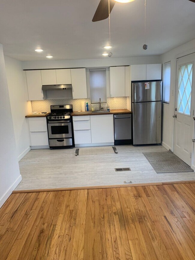 Foto del edificio - Beautiful 3 bedroom 1 bathroom home in Bee...