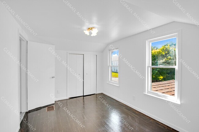 Building Photo - 3218 Fielding St