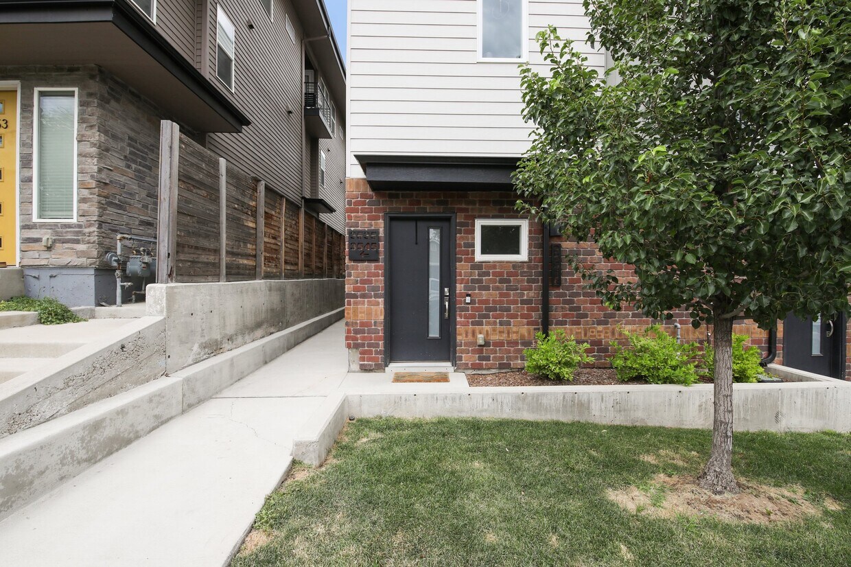 Foto principal - 3541 S Emerson St