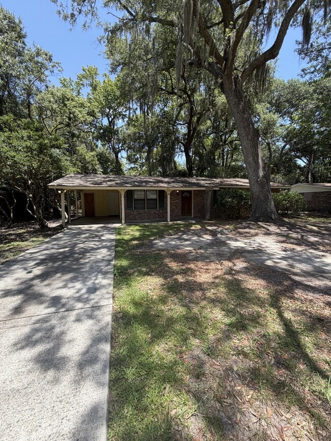 Building Photo - 520 Mimosa Pl