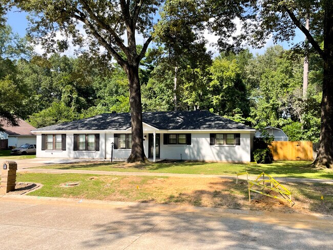 Building Photo - 8903 Bernay Dr