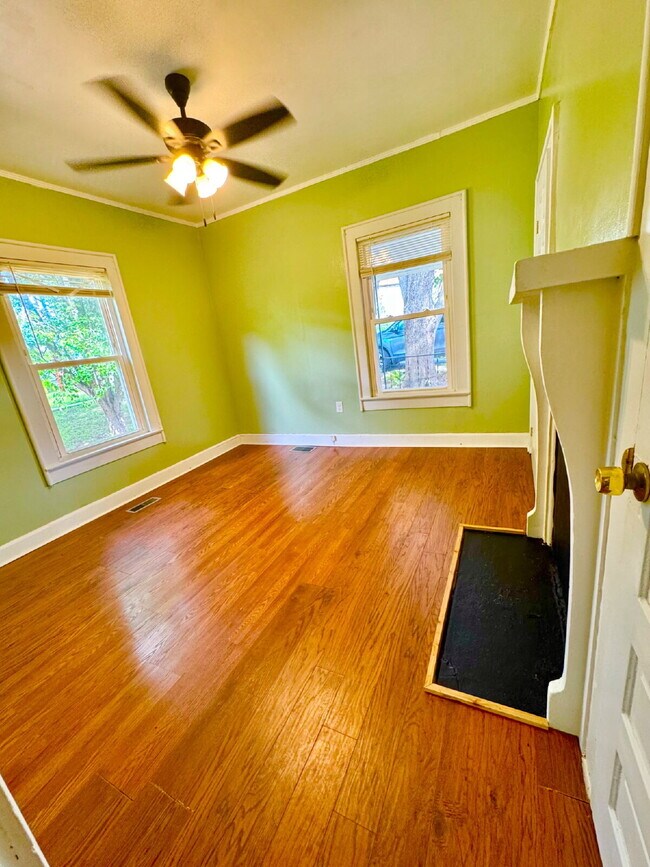 Foto del edificio - 2 bedroom, 1 bathroom home in Westminster