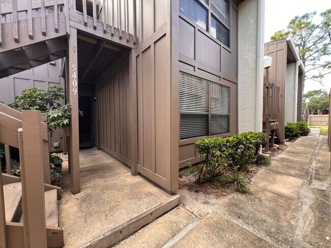 Building Photo - 5409 Pine Creek Dr