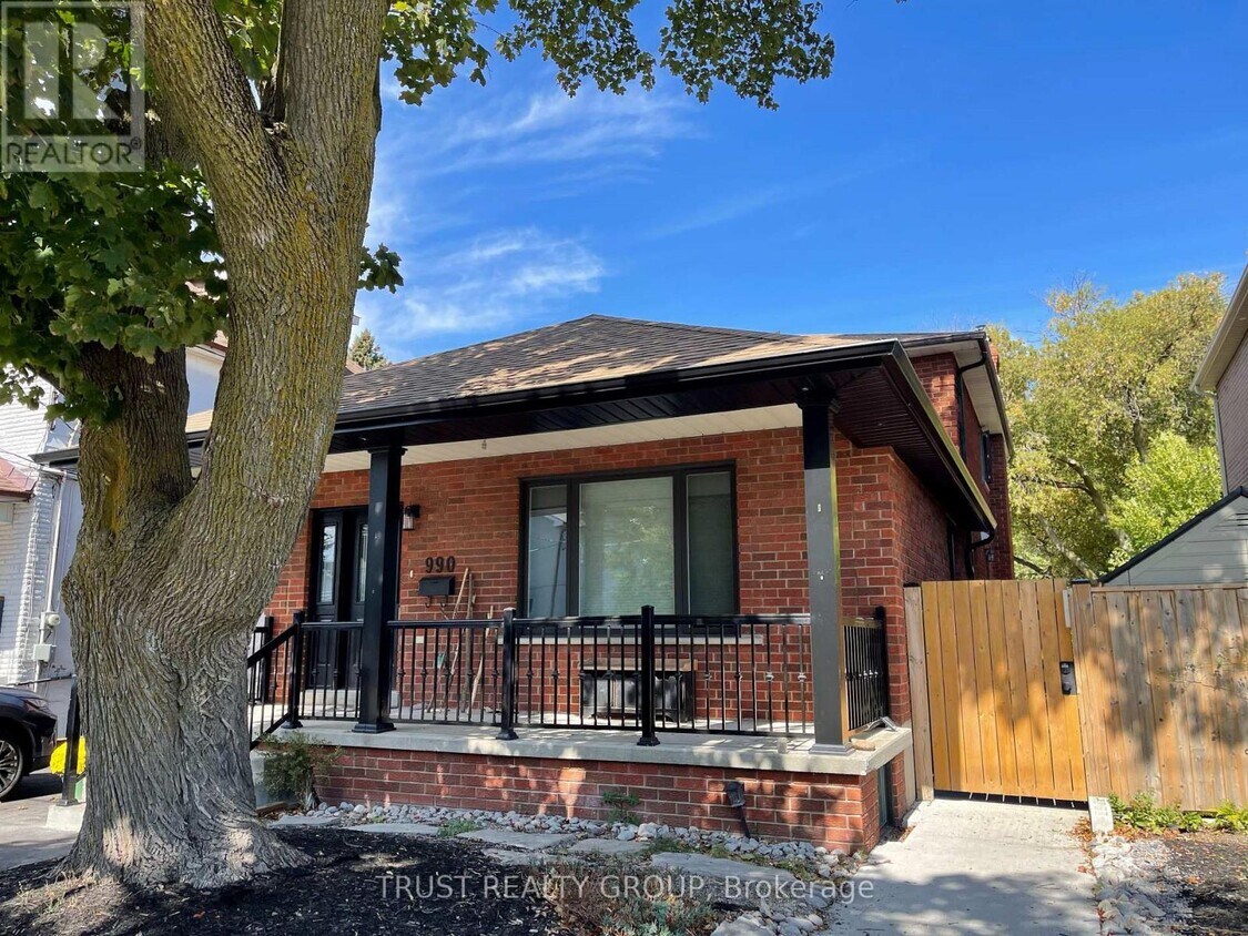 Photo principale - 990 Cosburn Ave.