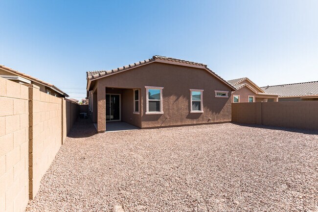 Foto del edificio - 6331 W Warner St