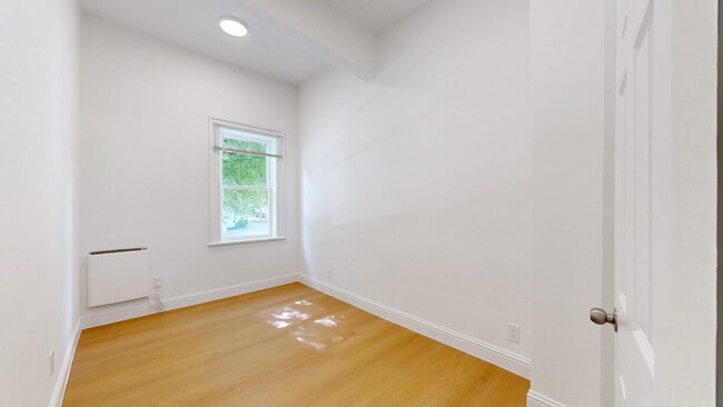 Building Photo - 3099 Washington St