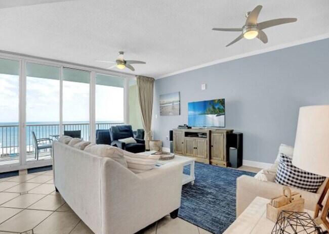 Foto del edificio - 1524 W Beach Blvd