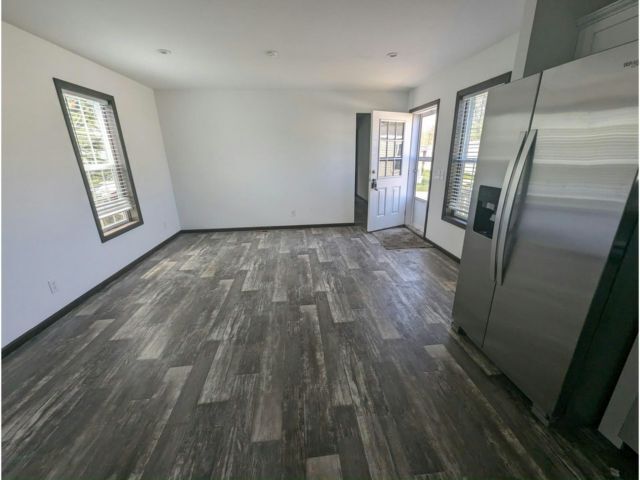 Foto del edificio - 210 Spruce Ln