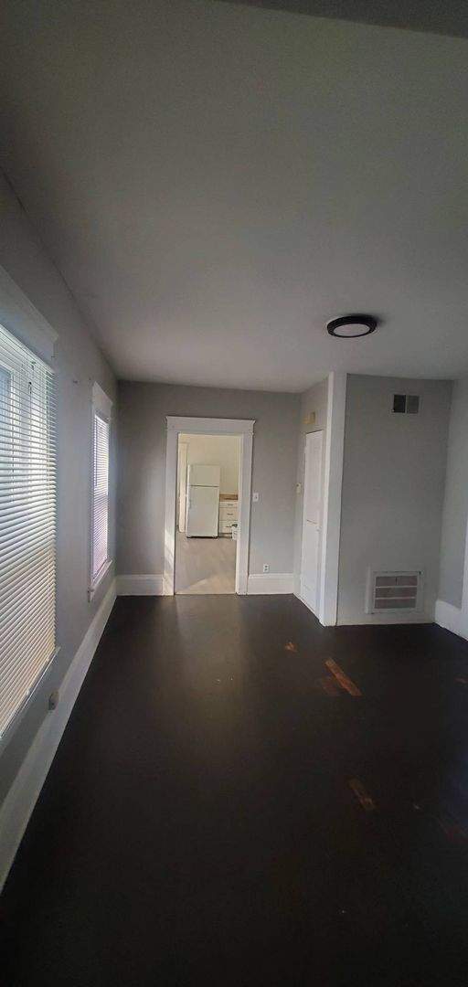 Foto del edificio - 6721 Edna Ave