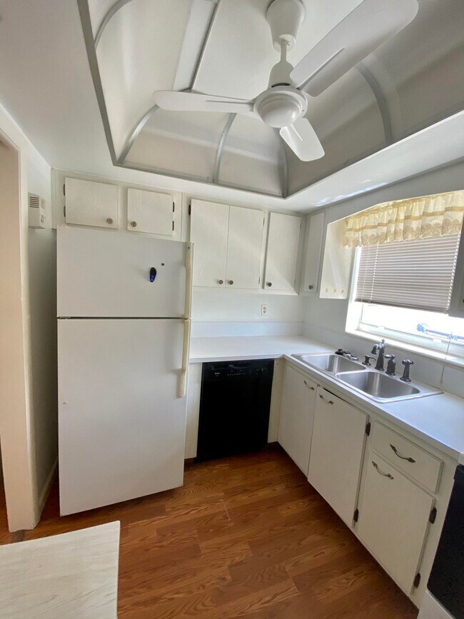 Foto del edificio - 2803 Crosley Dr W