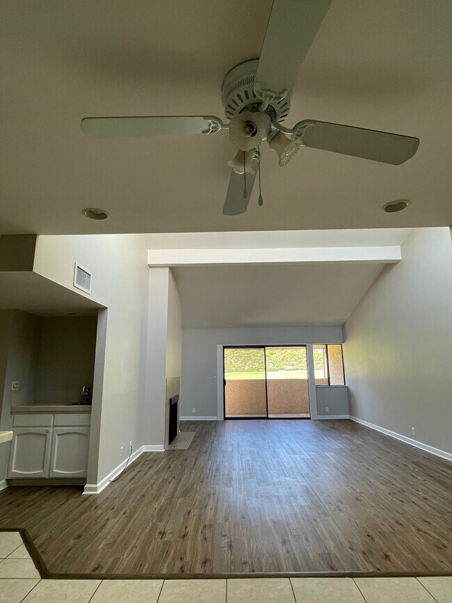 Large living room and wet bar - 2639 Pirineos Way