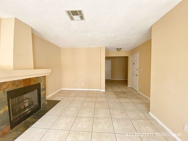 Building Photo - 8316 Cove Landing Ave