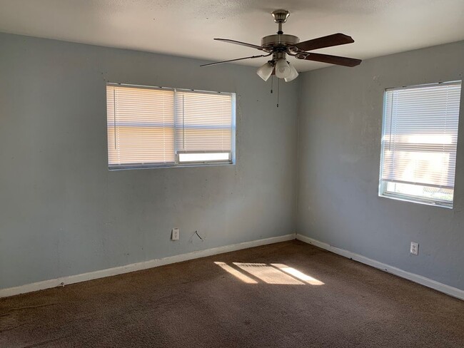 Building Photo - 4404 Pecan Ln.