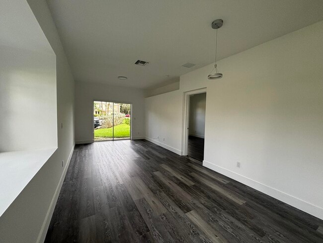 Foto del edificio - 2630 Creekside Dr