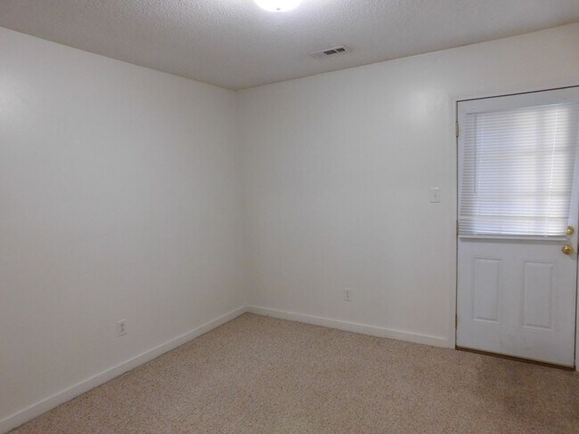 Foto del edificio - 1512 College Way